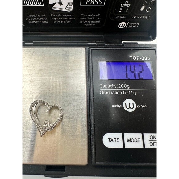 DIAG 10k white gold 1/5 ct genuine diamond heart pendant - Picture 6 of 6